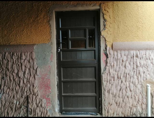 2 BEDROOM HOUSE FOR SALE IN SEBOKENG ZONE 19